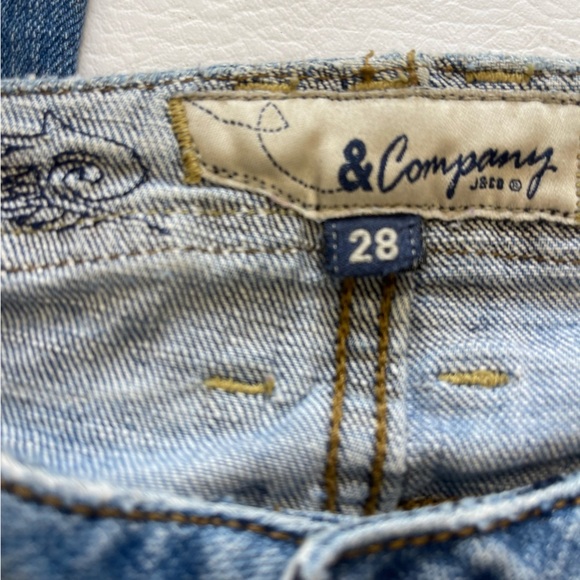 J & Company Raw Hem Distressed Jeans – Low Rise, Medium Wash, Suede Details. 28 - Picture 10 of 13